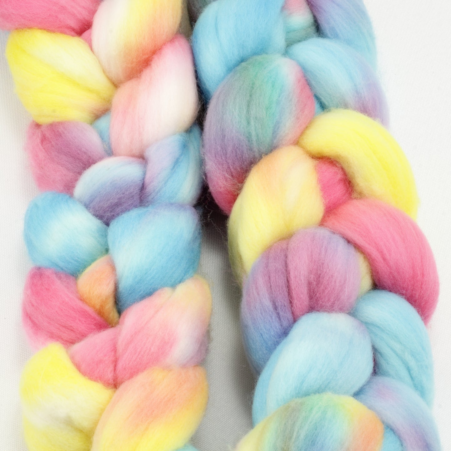 4oz 19.5 Micron Fine American Merino Combed Top - Stranger Danger Ranger